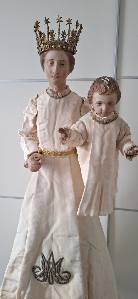 Image 1 of Wunderschöne antike Pfahlmadenfigur aus dem 18. Jahrhundert