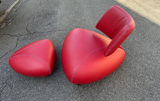 Magnifique Leolux Pallone et son ottoman, en parfait état comme neufs.