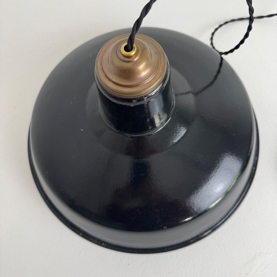 Image 1 of ANTIEKE GEËMAILLEERDE INDUSTRIËLE WERKPLAATS HANGLAMP