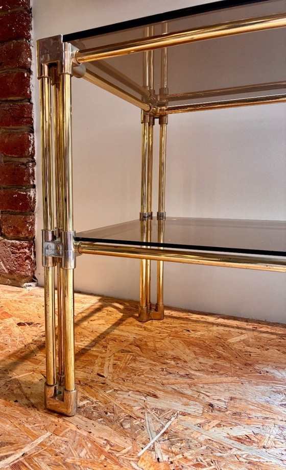 Pair of vintage Hollywood Regency style side tables, in brass and glass, dating from the 1970s. – Metal (photo 9 of 19)