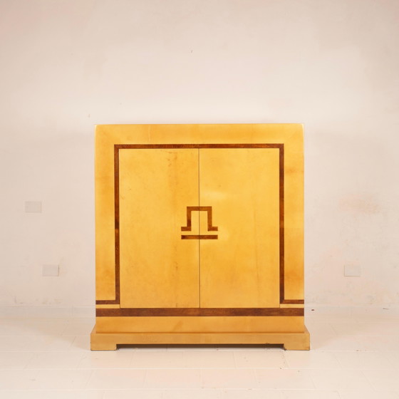 Giorgio Tura & Nucci Valsecchi Mod. 2047 Mueble Bar de Pergamino de Piel de Cabra para Tura – Leather, Glass (photo 2 of 21)