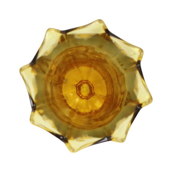 Image 1 of Vaso Art Déco in vetro pressato ambra