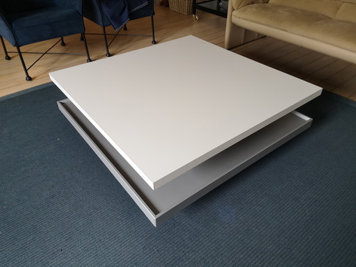 Design salontafel met veel onderruimte