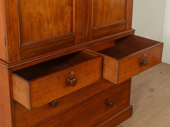 Image 1 of Armoire à linge des années 1840, meuble de buanderie, vintage