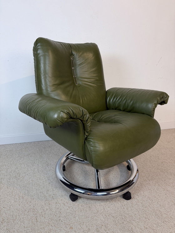 Image 1 of Poltrona lounge vintage in pelle verde – stile Tucroma