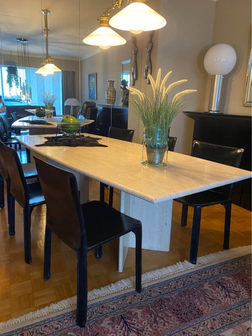 Travertin tafel met stoelen – Cassina, eettafels