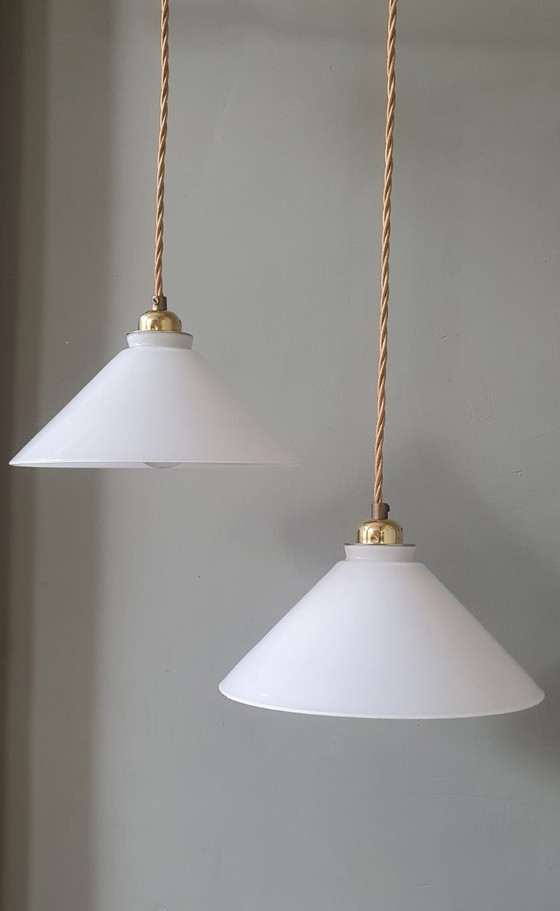 Set di 2 Lampade a sospensione Vintage in vetro opalino – Metallo (photo 3 of 17)