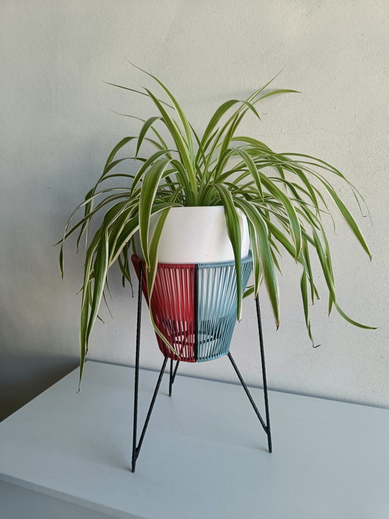 Image 1 of Vintage driekleurige metalen plantenstandaard/plantenbak in mid-century stijl