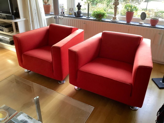 2 rote Sessel von roderick vos, Design on Stock, Stoff (Foto 12 von 16)