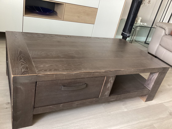 Image 1 of Beautiful coffee table with spacious drawer