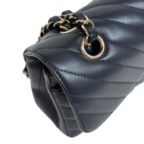 Chanel Classic Flap Small – Crossbody bags, Lambskin (photo 6 of 28)