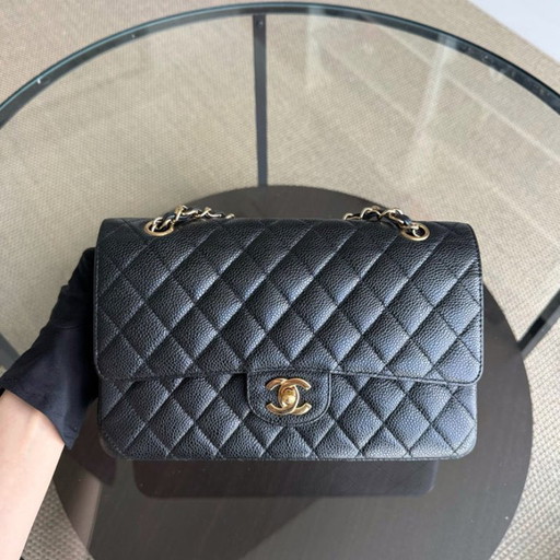 Borsa Chanel Classic Flap Medium - Caviar 25CM trapuntata nera con finiture dorate