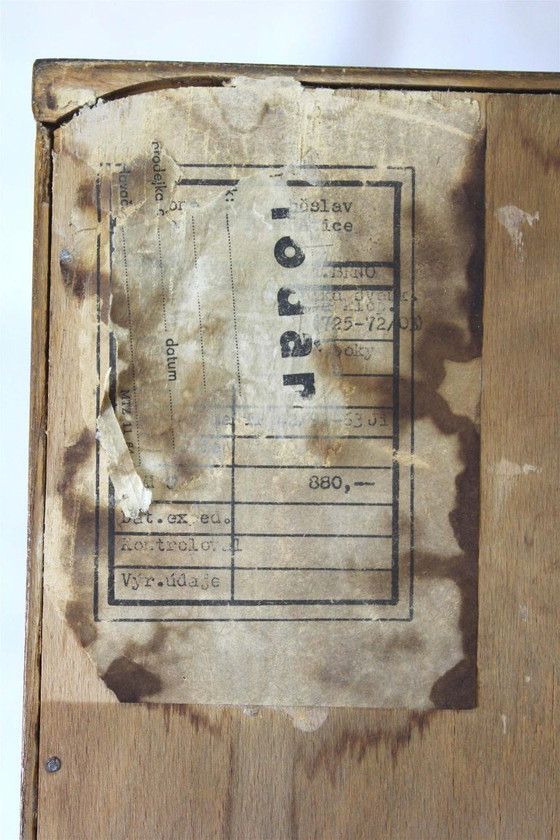 Image 1 of Kledingkast van essen- en walnoothout uit het midden van de 20e eeuw, afkomstig uit Jitona, jaren 60.