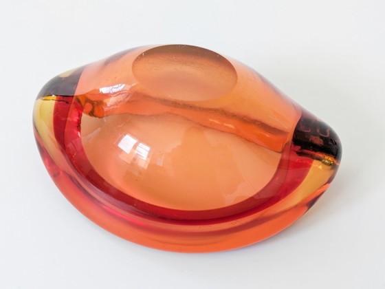 Murano-Sommerso-Aschenbecher aus der Mitte des Jahrhunderts, rosa-orange – Schalen, Glass (photo 11 of 19)