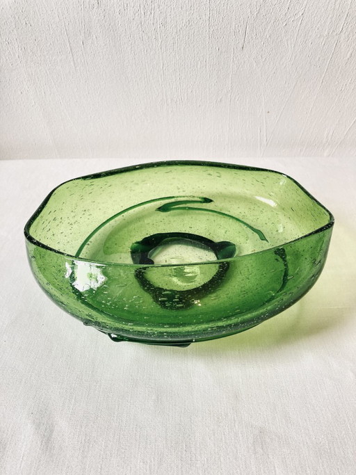 Holle schaal van geblazen bubbelglas, aangebrachte glasdraden, handgemaakt