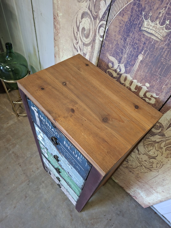 Image 1 of Cassettiera in legno colorato, armadio per farmacia, schedario di dimensioni ridotte, 47x32 cm e 102 cm di altezza.