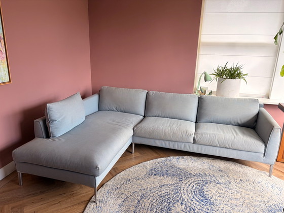 Design on Stock Heelz – Corner sofas, Textile, Chrome (photo 2 of 5)