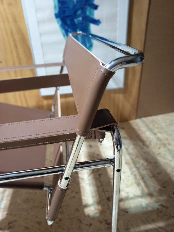 Image 1 of Poltrone Knoll Wassily B3 2 nuove/usate in pelle color noce di Marcel Breuer € 4.400