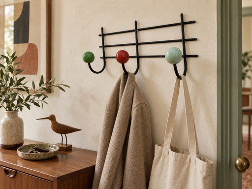 Französischer Mid-Century Wandkleiderständer, Roger Féraud Stil