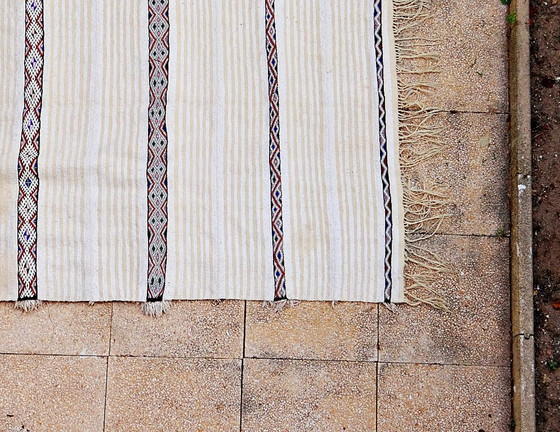 Image 1 of Marokkanischer Berberteppich handira 260x130 cm wendbar aus Wolle und Pailletten