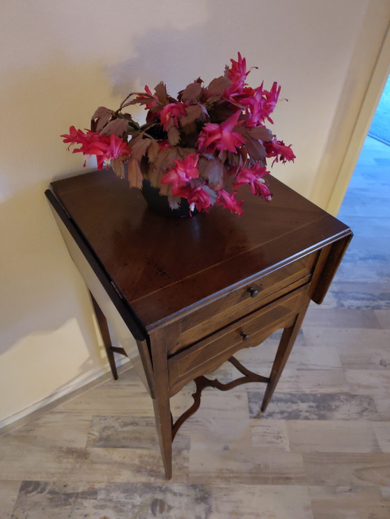 Image 1 of Schönes klappbares Sideboard/Beistelltisch