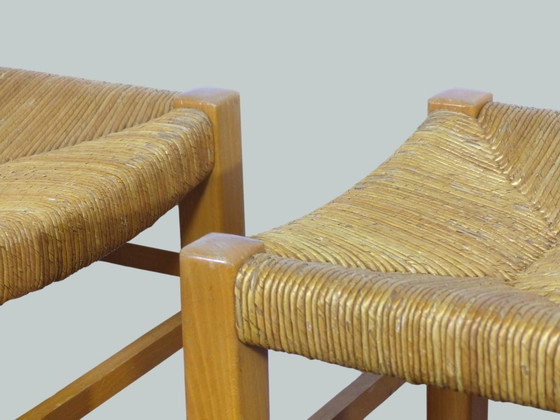 Image 1 of Suite van 3 vintage brutalistische krukjes in hout en stro, Pierre Gautier-Delaye voor Vergnères 1960