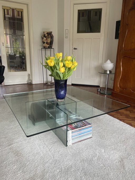 Vierkante glazen salontafel