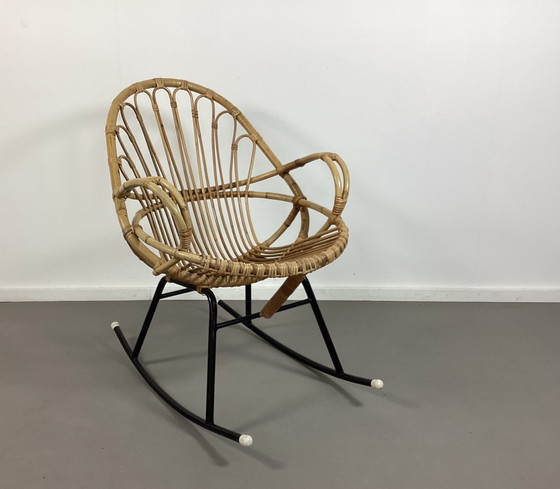 Image 1 of Rara sedia a dondolo in rattan Rohé Noordwolde dal design vintage