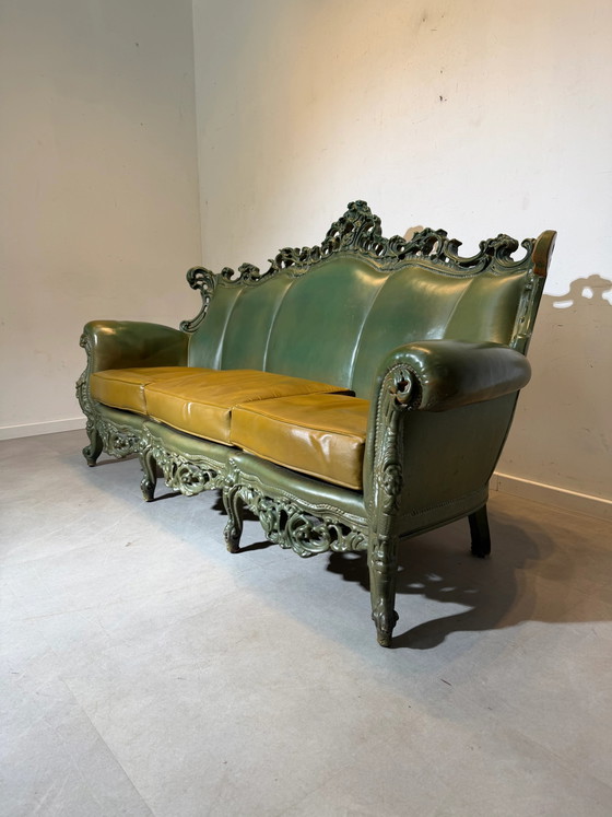 Sofá de cuero rococó de 6 pulgadas – Antiguo sofá del Bar Louis Leuven – 230 cm (photo 2 of 8)