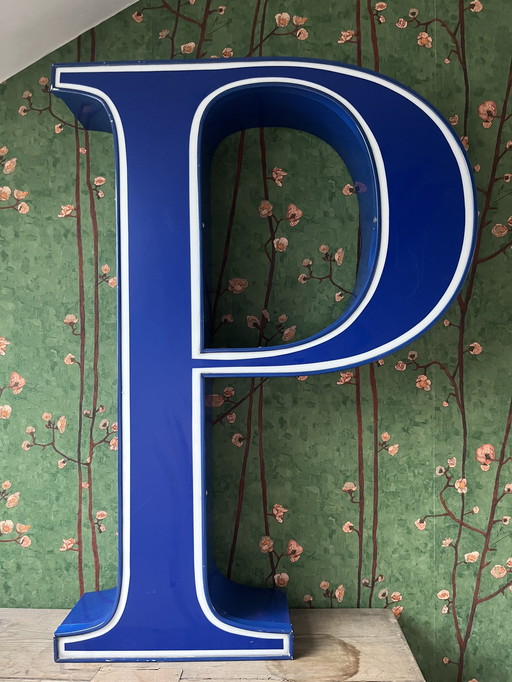 XL advertising letter P / facade advertising 95 cm