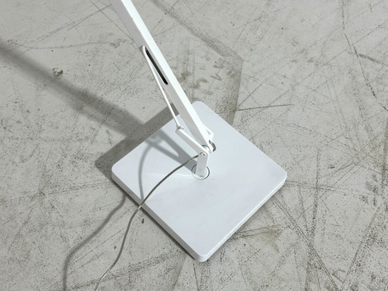 (4) Lampe de bureau LED Flos Kelvin blanche - Antonio Citterio - Design italien – Lampes de bureau, Metal (photo 4 of 7)