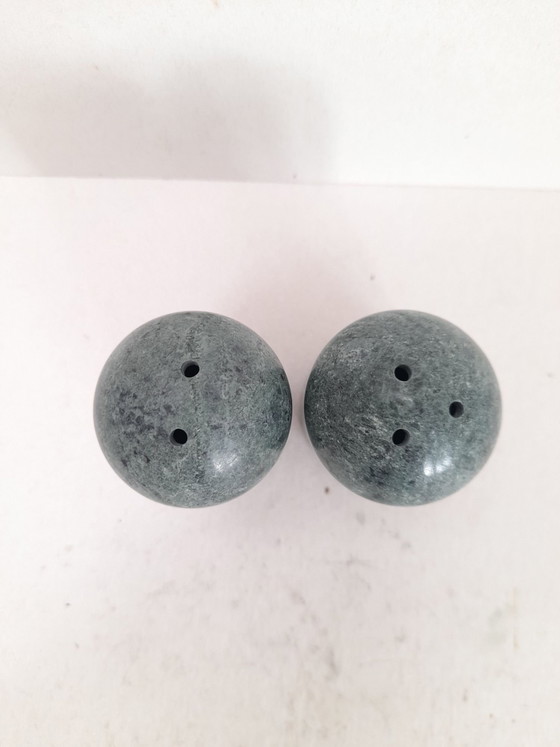 80s Polished Green Marble Salt and Pepper Duo, Table accessories, Grey (photo 3 of 5)