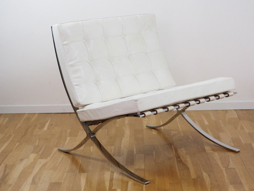 Sedia Knoll International Barcelona in pelle avorio, edizione limitata.