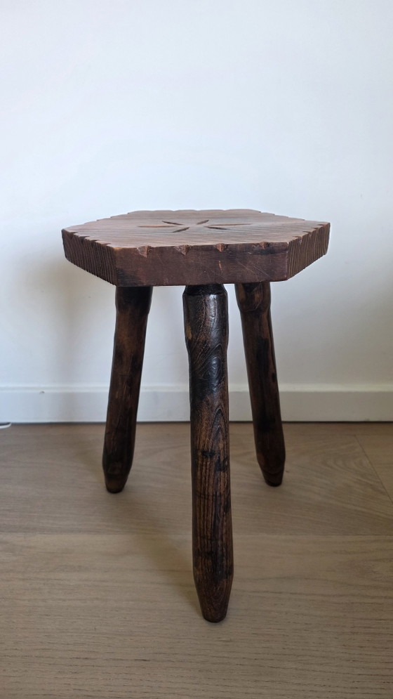 Image 1 of Hermoso taburete de madera