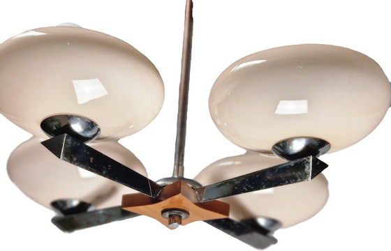 Image 1 of Raro lampadario NAPAKO degli anni '40 | Vetro opalino rosa, legno e rame