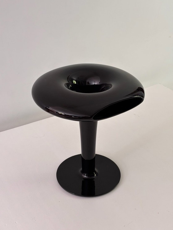 Image 1 of Marc Newson Sci-Fi vaas voor Cor Unum, 1993, zwart geglazuurd keramiek, gesigneerd, zeldzaam