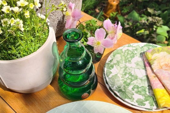 Image 1 of Vaso verde di Edvin Oller ca. 1940 per Limmareds Glasbruk Svezia.