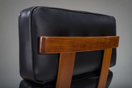 Image 1 of Fauteuil met model FD 164 frame van Arne Vodders en model 118 armleuningen van Grete Jalks in teak en zwart leer, Denemarken, ja