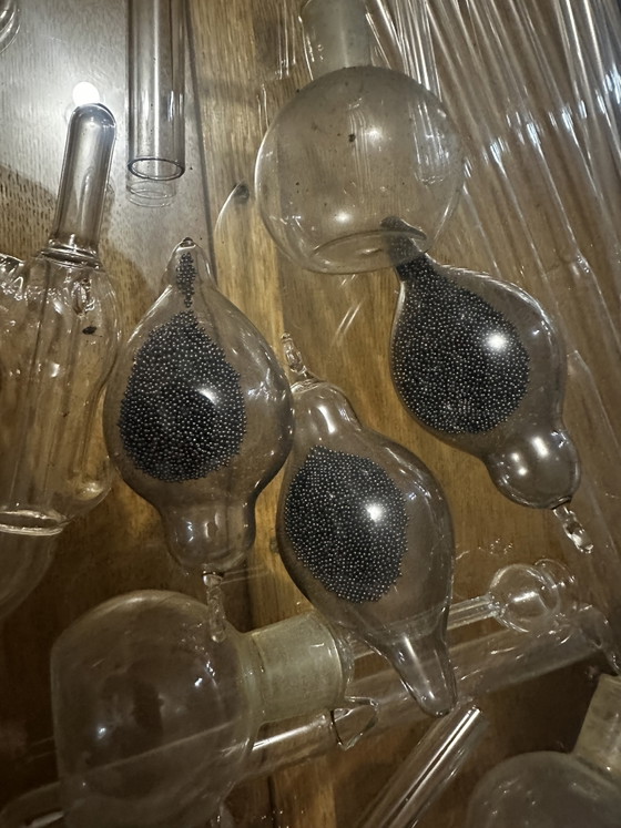 Image 1 of Große Sammlung antiker Glaschemikalien für ein Kuriositätenkabinett