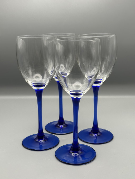 Set of 4 Luminarc wine glasses made in France