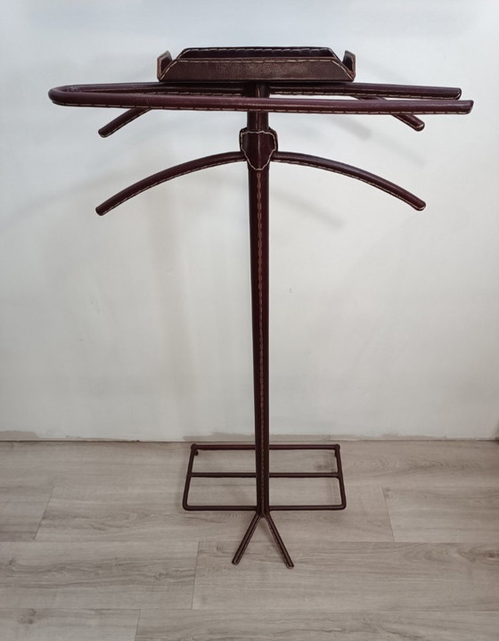 Image 1 of Cavalletto da cameriere rivestito in pelle, opera di Jacques Adnet, 1950.