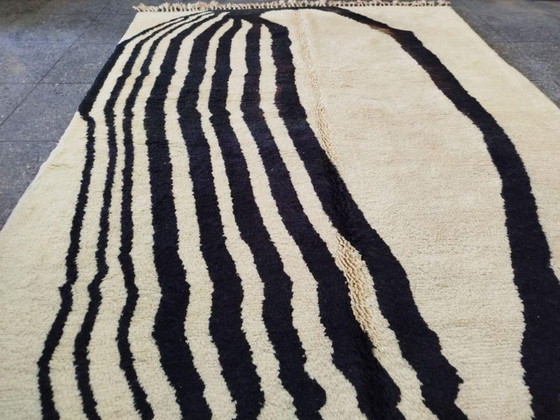 Image 1 of Moroccan artisan rug 250cmx150cm 