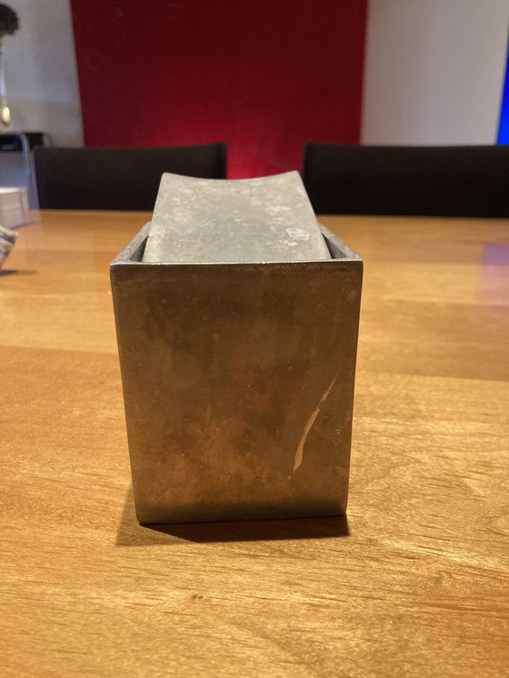 Image 1 of Philippe Starck, Ray Hollis-asbak, gesigneerd ‘Starck’ op binnenkant deksel, gebruikssporen