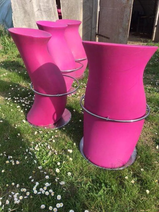 Image 1 of Set di 24 sgabelli di design moderno Memphis del 1980