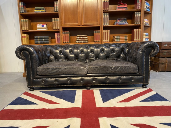 Twee stoere banken vintage zwart – Winchester, Leather (photo 7 of 7)