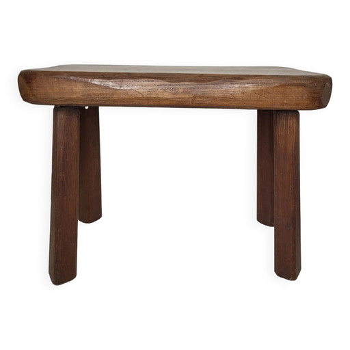 Mesa de centro de estilo brutalista