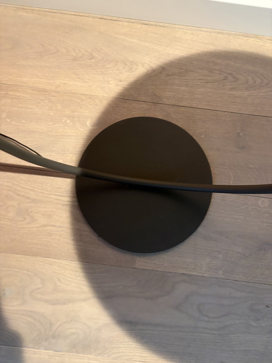 Image 1 of Lámpara de diseño Pode Uturn con mesa