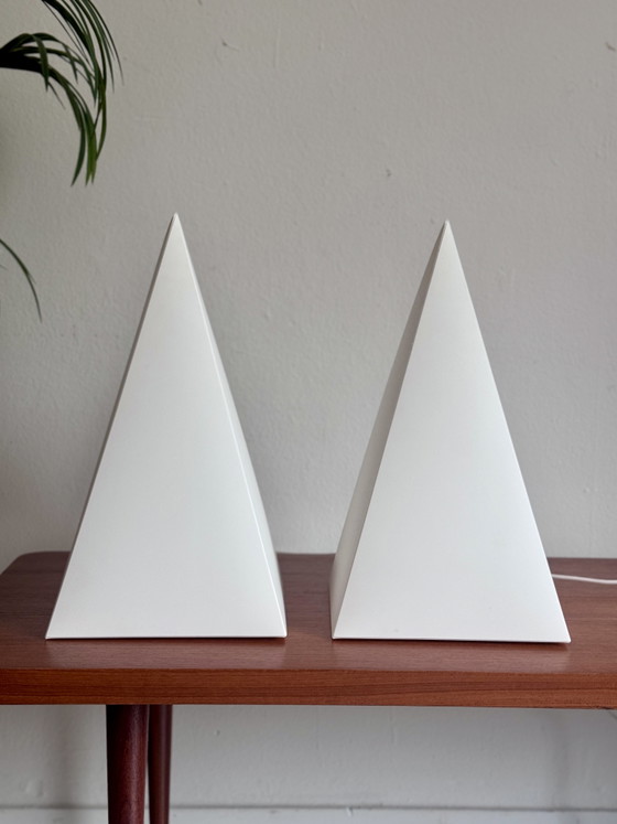 Vintage pyramid table lamp Harco Loor for Woja 1980 – Plastic (photo 7 of 7)