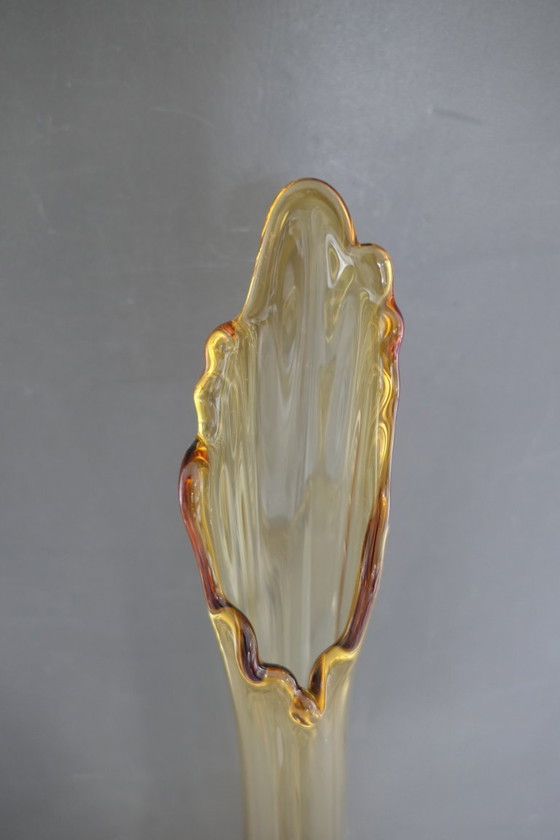 Image 1 of Grand vase vintage en verre ambré