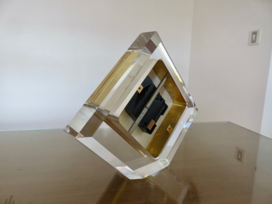 Image 1 of Grote schoorsteenklok, lucite en messing, Frankrijk, 1970